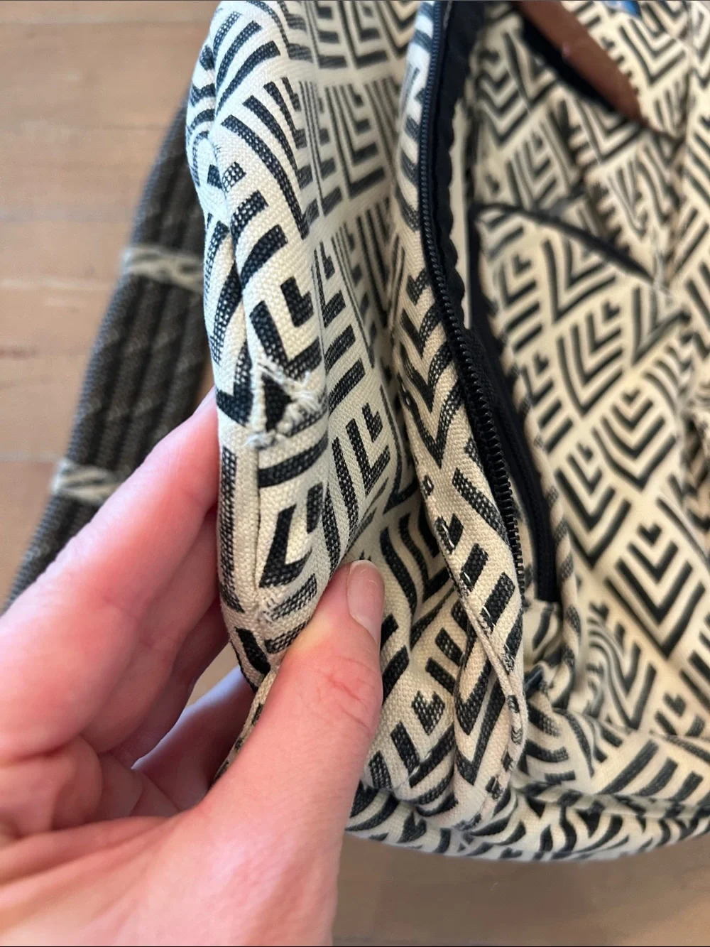 Kavu Black & Cream Chevron Sling Bag with Blue Logo Accent - Picture 5 of 5